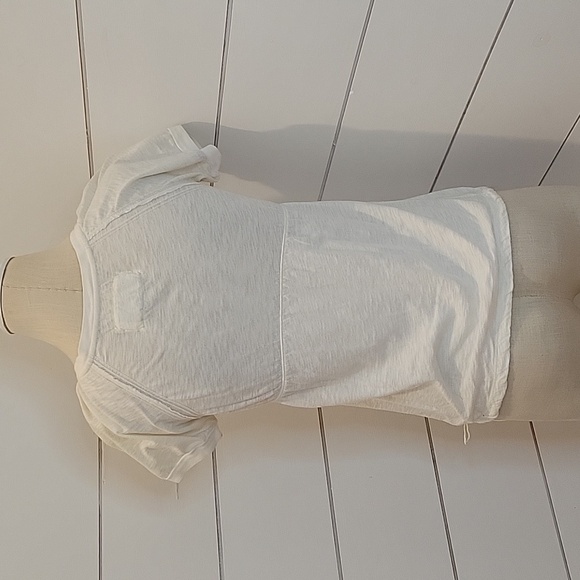 American Eagle Outfitters xs white tee shirt with puff sleeves - Picture 2 of 3